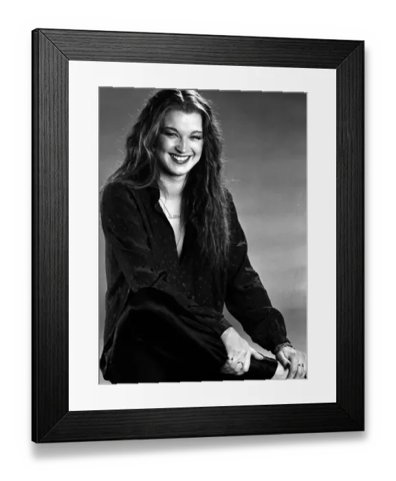 Framed Print : Gillian Taylforth actress in the BBC TV soap Eastenders. January 1980 Framed Print : Gillian Taylforth actress in the BBC TV soap Eastenders. January 1980