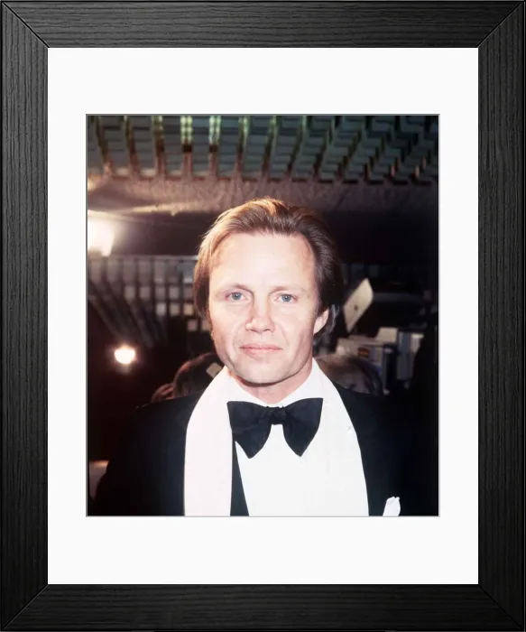 Framed Print : Jon Voight actor attends film premiere - March 1983 DBase MSI Framed Print : Jon Voight actor attends film premiere - March 1983 DBase MSI