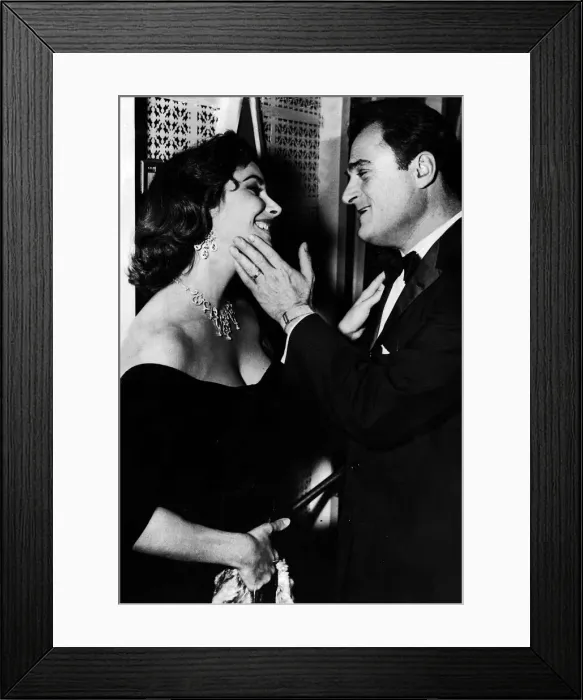 Framed Print : Elizabeth Taylor actress with Mike Todd Framed Print : Elizabeth Taylor actress with Mike Todd