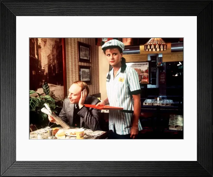 Framed Print : Actress and singer Tracey Ullman with Labour MP Neil Kinnock in the video for her new Framed Print : Actress and singer Tracey Ullman with Labour MP Neil Kinnock in the video for her new