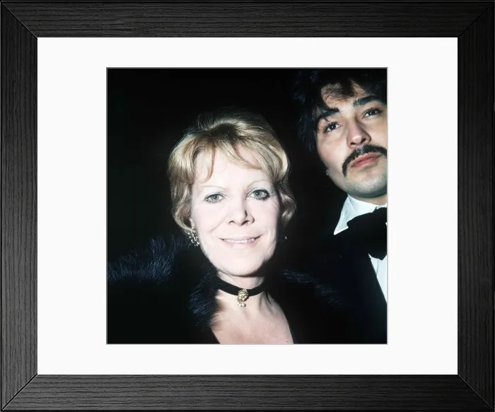 Framed Print : Rachel Roberts actress with Darren Ramirez - February 1973 dbase msi