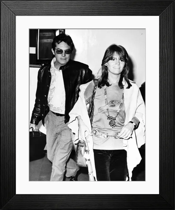 Framed Print : Carol White leaving Heathrow Airport June 1971 Dbase MSI Framed Print : Carol White leaving Heathrow Airport June 1971 Dbase MSI