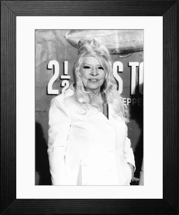 Framed Print : Mae West / Film Actress - February 1975 Dbase MSI Framed Print : Mae West / Film Actress - February 1975 Dbase MSI