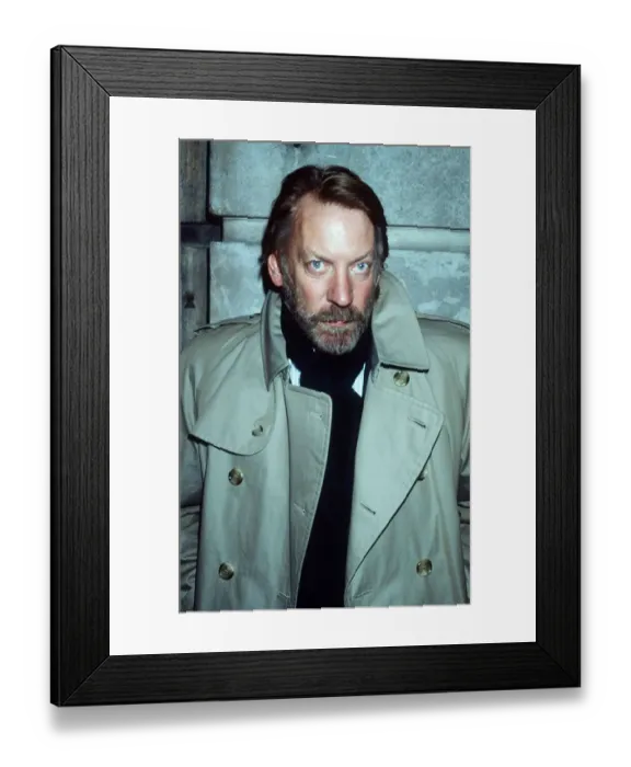 Framed Print : Donald Sutherland actor - September 1988 dbase msi