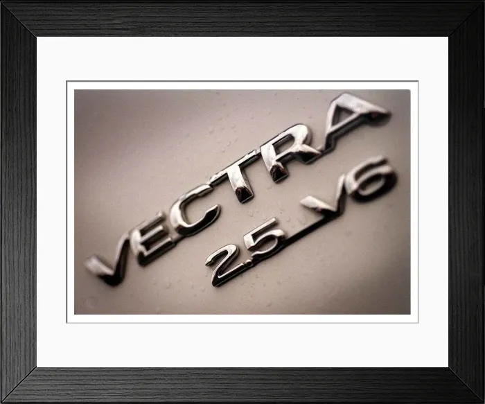 Framed Print : VAUXHALL VECTRA BADGE FEBRUARY 1999 2. 5 V6 Framed Print : VAUXHALL VECTRA BADGE FEBRUARY 1999 2. 5 V6