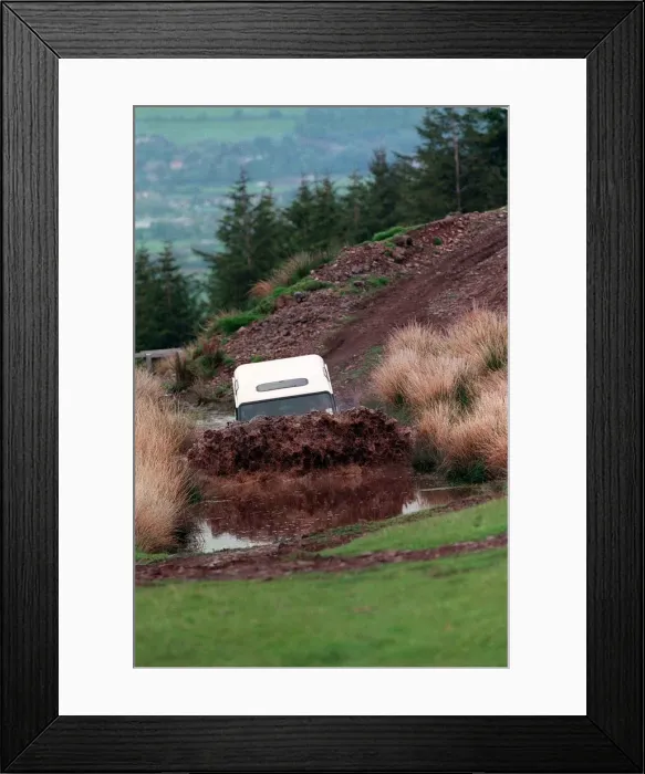 Framed Print : 4X4 OFF ROAD INSTRUCTION FOR ROAD RECORD LAND ROVER DEFENDER WADING THROUGH RIVER Framed Print : 4X4 OFF ROAD INSTRUCTION FOR ROAD RECORD LAND ROVER DEFENDER WADING THROUGH RIVER