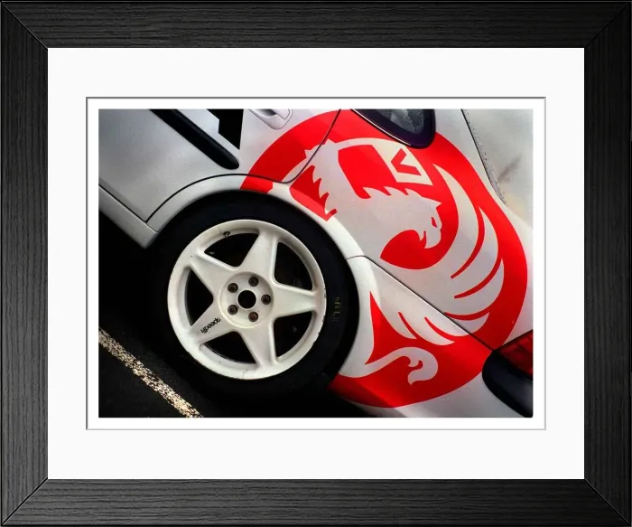 Framed Print : VAUXHALL VECTRA WHITE ALLOY WHEELS FEBRUARY 1999 2. 5 V6 Framed Print : VAUXHALL VECTRA WHITE ALLOY WHEELS FEBRUARY 1999 2. 5 V6