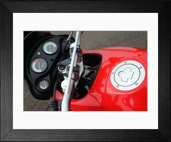 Framed Print : CLOSE UP OF DIALS PETROL GAUGE SPEEDOMETER REV COUNTER