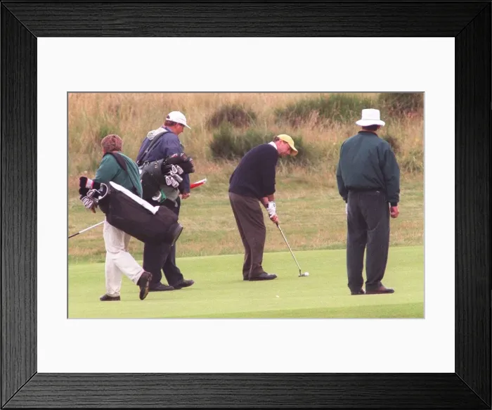 Framed Print : Actor Bruce Willis playing golf at Prestwick August 1998 Framed Print : Actor Bruce Willis playing golf at Prestwick August 1998