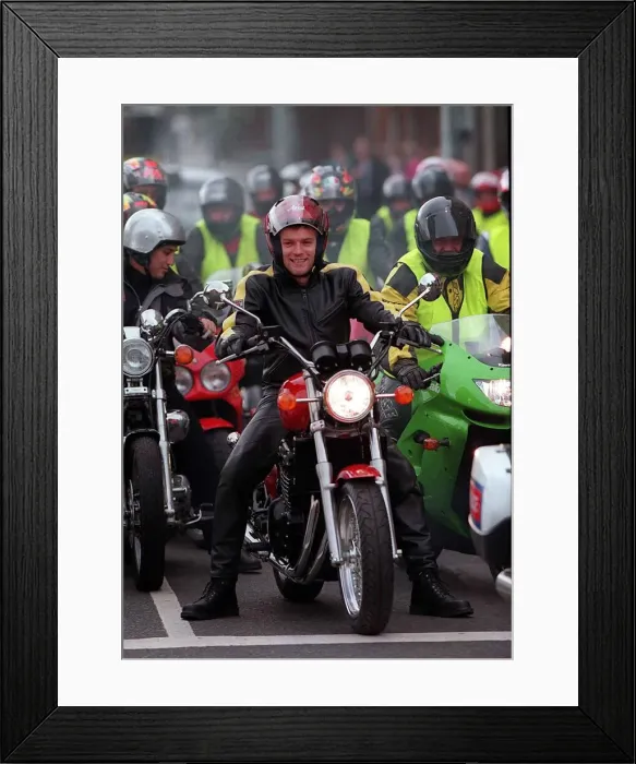 Framed Print : Actor Ewan McGregor leading the pack August 1998