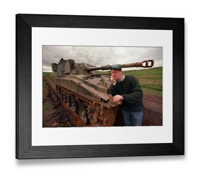 Framed Print : 4X4 OFF ROAD INSTRUCTION FOR ROAD RECORD INSTRUCTOR BESIDE BATTLE TANK Framed Print : 4X4 OFF ROAD INSTRUCTION FOR ROAD RECORD INSTRUCTOR BESIDE BATTLE TANK