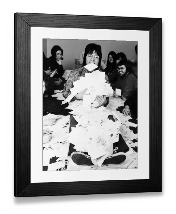 Framed Print : Cliff Richard with a team counting votes - March 1973 DBASE MSI Framed Print : Cliff Richard with a team counting votes - March 1973 DBASE MSI