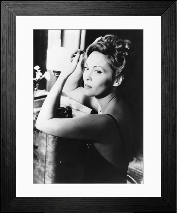 Framed Print : Faye Dunaway Actress - October 1976 dbase MSI Framed Print : Faye Dunaway Actress - October 1976 dbase MSI