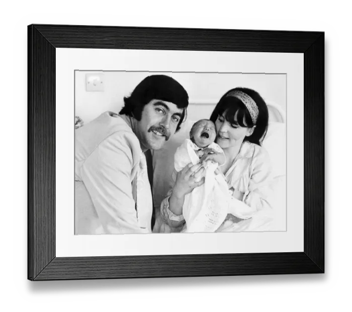 Framed Print : John Alderton actor with Pauline Collins actress and wife star in Upstairs Downstairs Framed Print : John Alderton actor with Pauline Collins actress and wife star in Upstairs Downstairs