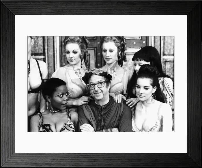 Framed Print : Phil Silvers pictured rehearsing at Richmond Surrey - January 1974 DBASE MSI Framed Print : Phil Silvers pictured rehearsing at Richmond Surrey - January 1974 DBASE MSI