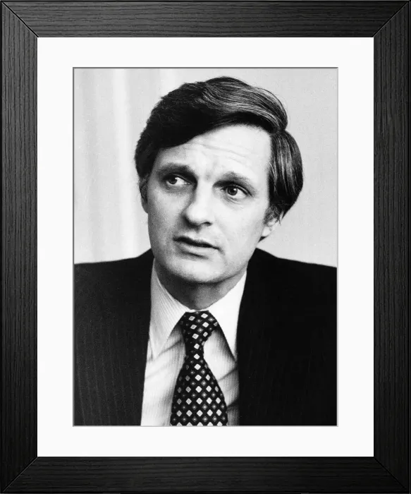 Framed Print : Alan Alda actor - March 1979 Dbase MSI