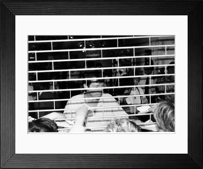 Framed Print : Leslie Grantham actor signs autographs August 1986 Dbase MSI