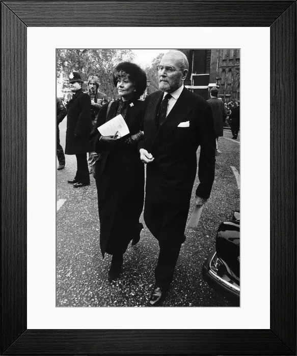 Framed Print : Joan Plowright Actress with Actor Lord Olivier at the memorial service of Actor Sir Ralph