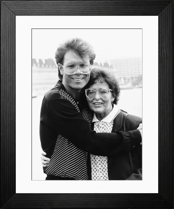 Framed Print : Cliff Richard Actor Singer With His Mother - August 1987 Dbase Msi