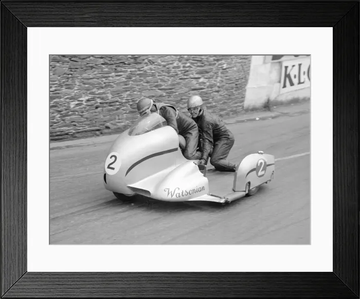 Framed Print : Motorcycle Racing Isle of Man TT Races June 1954 Eric Oliver