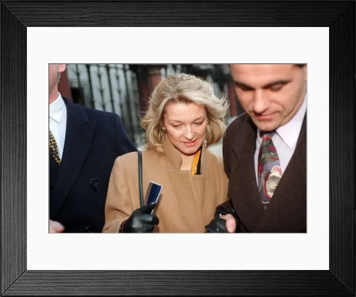 Framed Print : Gillian Taylforth January 1994 Eastenders actress leaving court during the libel suit Framed Print : Gillian Taylforth January 1994 Eastenders actress leaving court during the libel suit