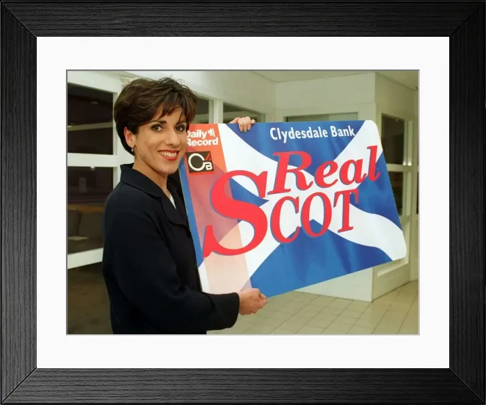 Framed Print : Shereen Nanjiani with Real Scot Card A©mirrorpix