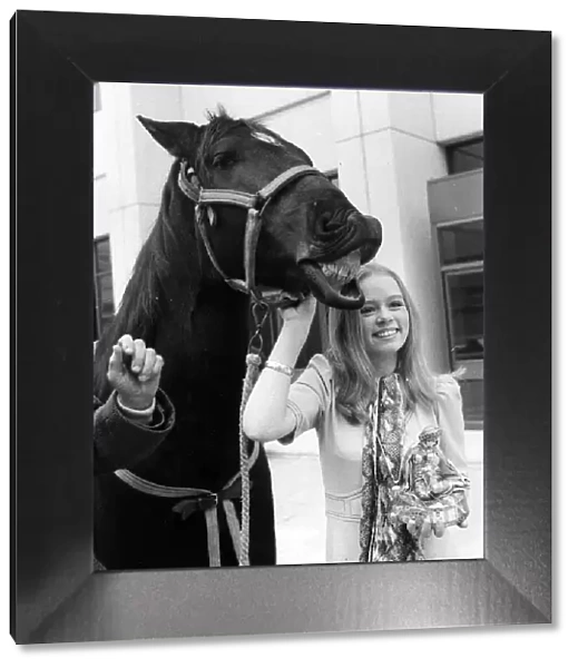Black Beauty TV Programme with Stacy Dorning 1974 A©mirrorpix