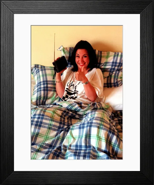 Framed Print : Alison Craig TV Presenter October 1997 Listens to Zoe Ball Framed Print : Alison Craig TV Presenter October 1997 Listens to Zoe Ball