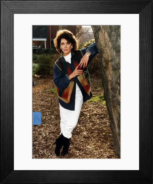 Framed Print : Amanda Barrie Actress from Coronation Street