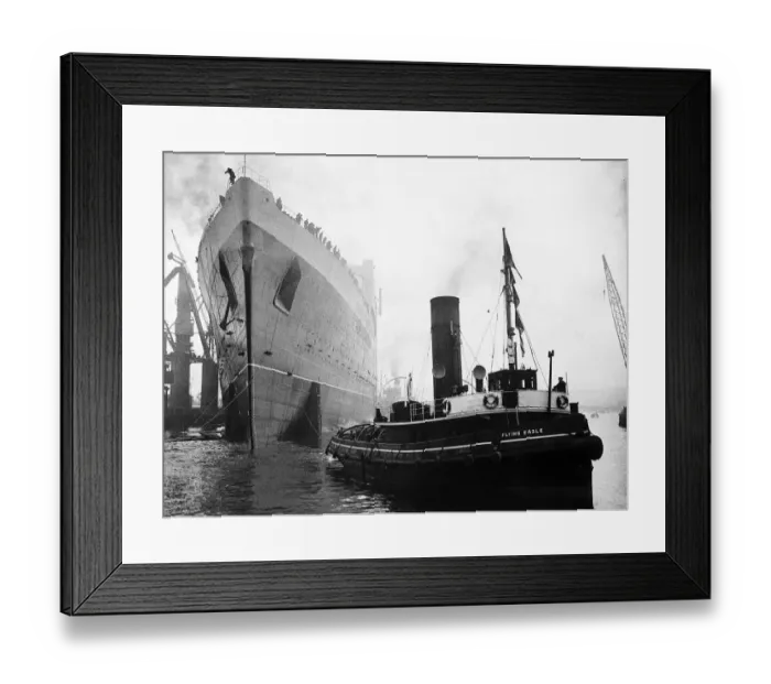 Framed Print : The launching of the liner Queen Elizabeth at John Brown shipyard on the River Clyde