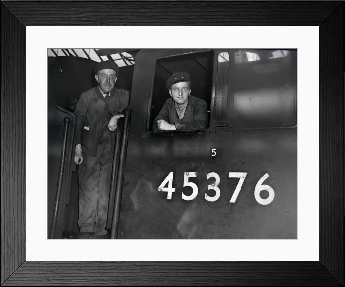 Framed Print : Engine driver and fireman on the footplate of thier locomotive at Charing Cross station