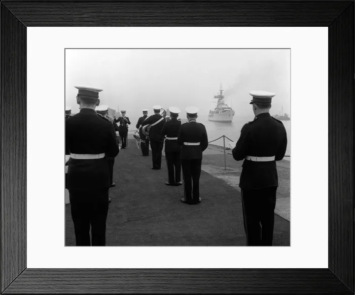 Framed Print : The band of the Chatham Royal Marines plays to the frigate HMS Crossbow as it comes in to Framed Print : The band of the Chatham Royal Marines plays to the frigate HMS Crossbow as it comes in to