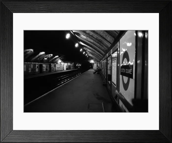 Framed Print : Strike Day at Farringdon Road & Euston Square - October 1962 scenes on the day of