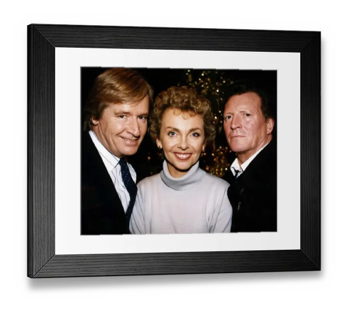 Framed Print : Coronation Street love triangle - William Roache (Ken Barlow)