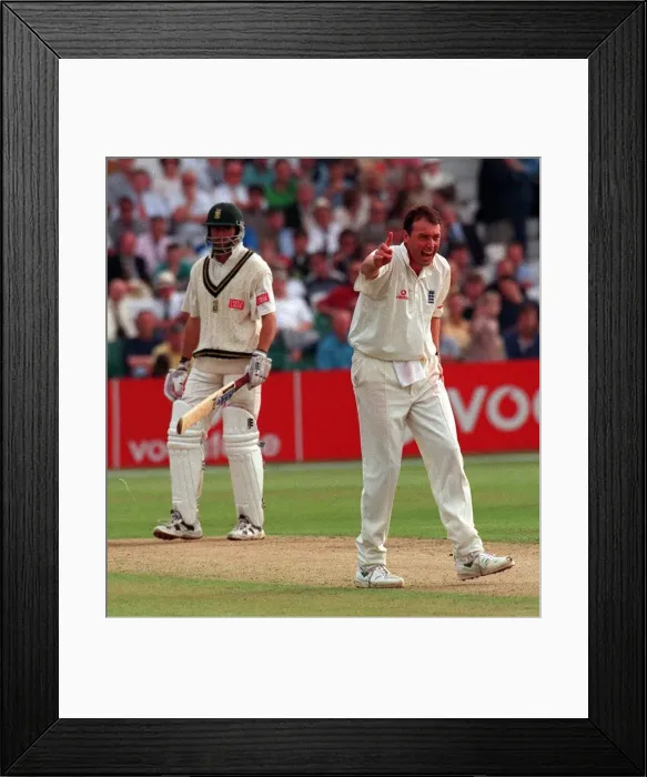 Framed Print : Engand v South Africa Cricket 5th Test Aug 1998 Angus Fraser celebrating after Framed Print : Engand v South Africa Cricket 5th Test Aug 1998 Angus Fraser celebrating after