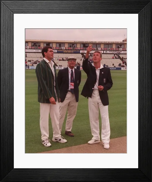 Framed Print : June 1998 Alec Stewart New England captain and Hansie Cronje South Africa captain Framed Print : June 1998 Alec Stewart New England captain and Hansie Cronje South Africa captain