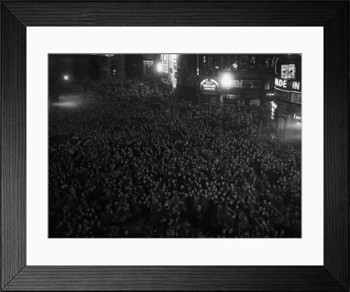 Framed Print : Crowds welcome in the new year in Piccadilly 1950