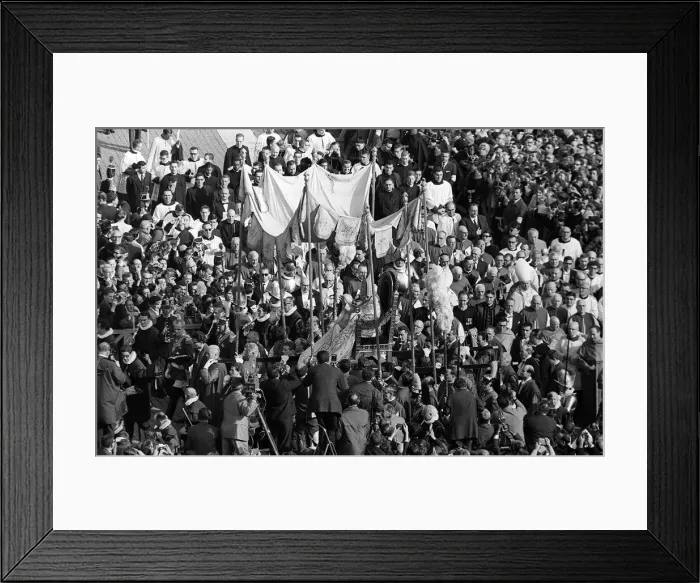 Framed Print : Roman Catholic Bishops carry Pope John xxiii past gathering crowds at St Peter Framed Print : Roman Catholic Bishops carry Pope John xxiii past gathering crowds at St Peter