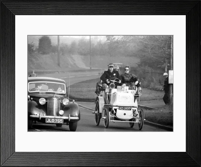 Framed Print : London to Brighton Vintage Car Run November 1960 A©Mirrorpix Framed Print : London to Brighton Vintage Car Run November 1960 A©Mirrorpix