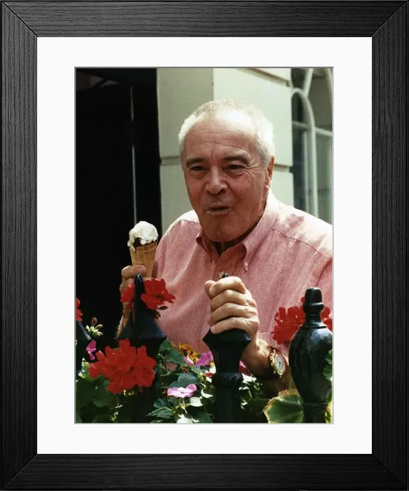 Framed Print : Jack Lemmon actor who stars in Veterans Day eating ice cream July 1989 Framed Print : Jack Lemmon actor who stars in Veterans Day eating ice cream July 1989