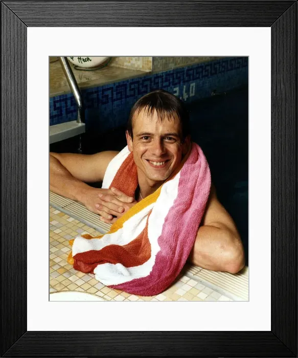 Framed Print : Tom Watt Actor in swimming pool with towel round neck June 1988 Dbase Framed Print : Tom Watt Actor in swimming pool with towel round neck June 1988 Dbase