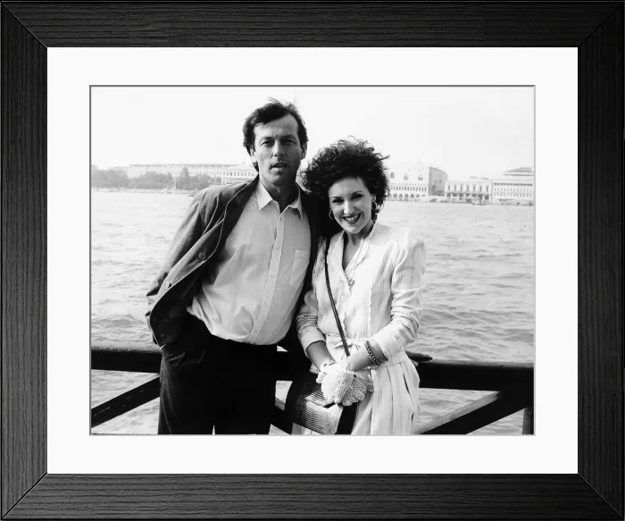 Framed Print : Anita Dobson actress and Leslie Grantham actor who appeared together in Eastenders Framed Print : Anita Dobson actress and Leslie Grantham actor who appeared together in Eastenders