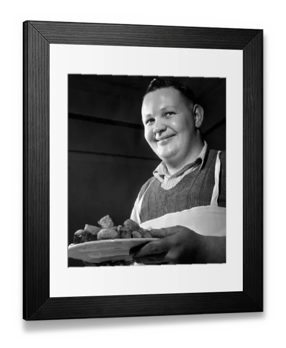 Framed Print : Teenager Raymond Howitt who was selected for the Fat Boy of Peckham in the Rochester Framed Print : Teenager Raymond Howitt who was selected for the Fat Boy of Peckham in the Rochester