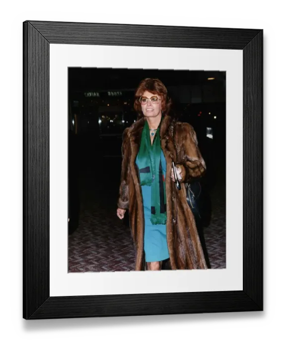 Framed Print : Sophia Loren actress - December 1988 dbase Framed Print : Sophia Loren actress - December 1988 dbase