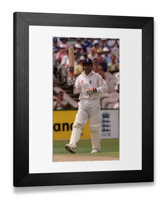 Framed Print : England v New Zealand Cricket Third Test August 1999 Mark Ramprakash salutes reaching
