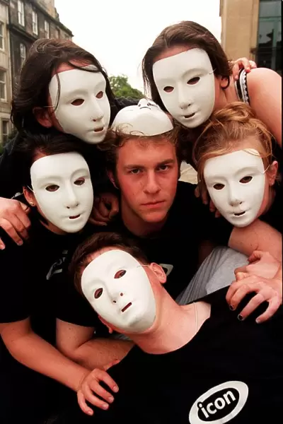 Edinburgh festival fringe Aug 1998 Michael Neale with the Icon dance company masks