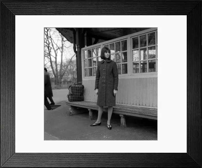 Framed Print : Cathy McGowan TV presenter of Ready Steady Go 1964 in Lincoln Inns fields London Framed Print : Cathy McGowan TV presenter of Ready Steady Go 1964 in Lincoln Inns fields London