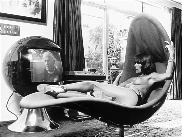 Fiona Richmond Model  /  Actress in her flat in London 1976