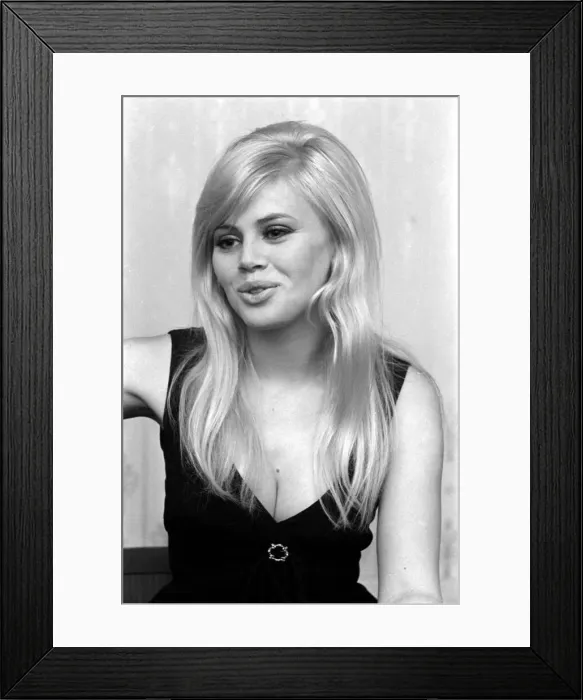 Framed Print : Britt Ekland, the wife of Peter Sellers pictured in her flat in King Framed Print : Britt Ekland, the wife of Peter Sellers pictured in her flat in King
