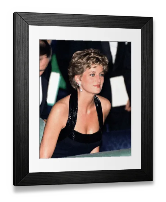 Framed Print : Princess Diana arrives for a UNESCO charity dinner at the Palace of Versailles near Paris Framed Print : Princess Diana arrives for a UNESCO charity dinner at the Palace of Versailles near Paris